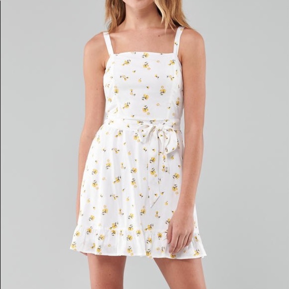 NWT Hollister Belted Ruffle-Hem Mini Dress